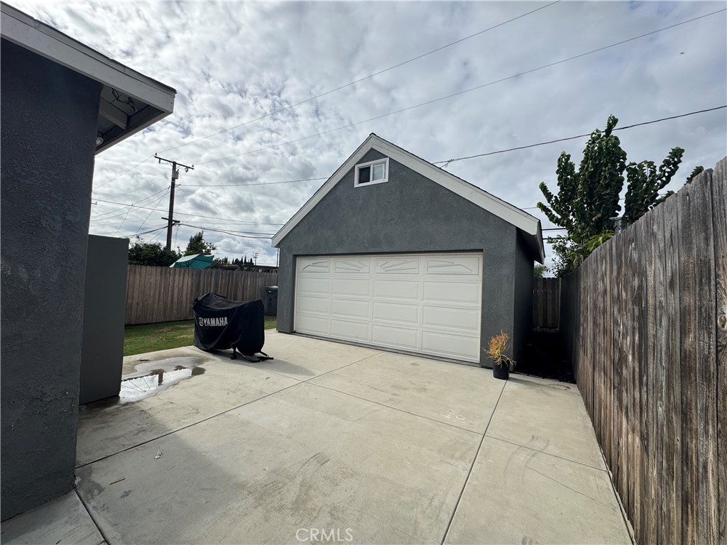 22211 Joliet Avenue Hawaiian Gardens, CA 90716 - Photo 11 of 14 a view of a garage
