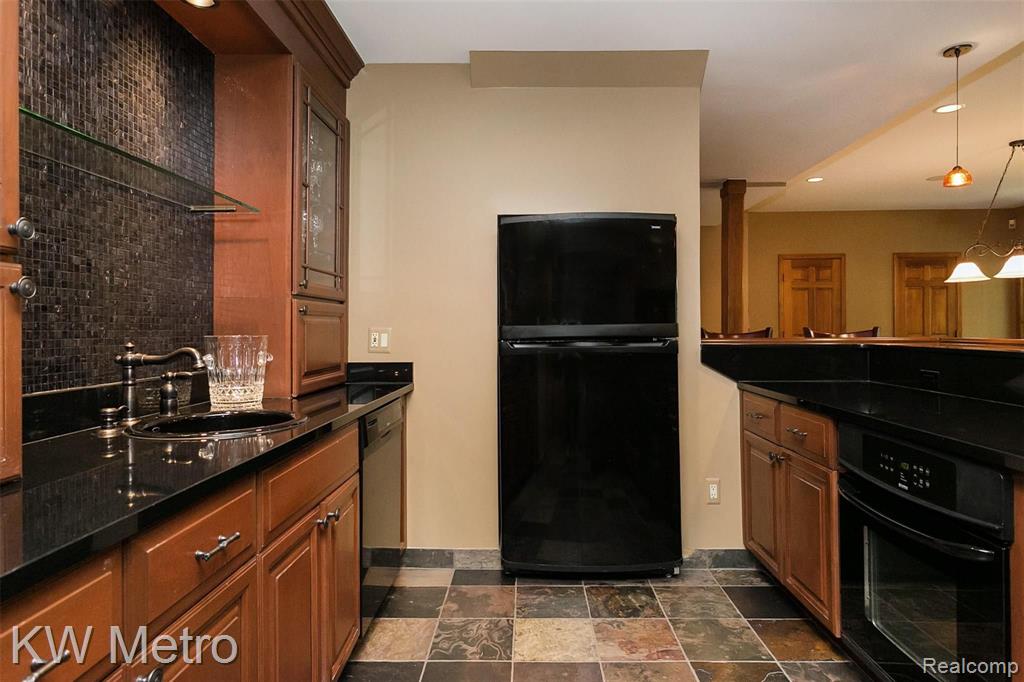 1611 Wakefield Court Rochester Hills, MI 48306 - Photo 43 of 59