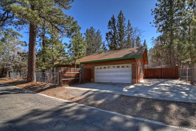 $339,900 | 510 Sunset Lane, Sugarloaf, CA 92386