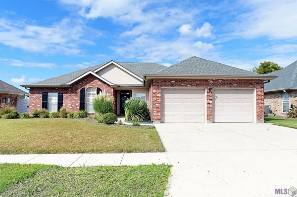 $369,000 | 144 Sugarwood Boulevard, Houma, LA 70360