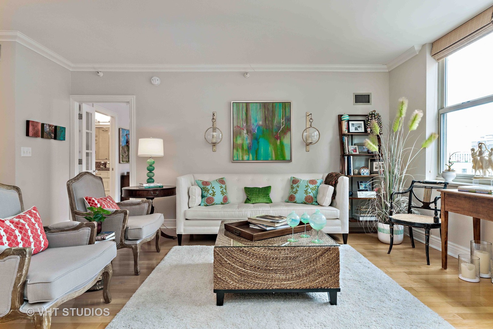 21 West Chestnut Street, Unit 1205 Chicago, IL 60610 - Photo 2 of 15