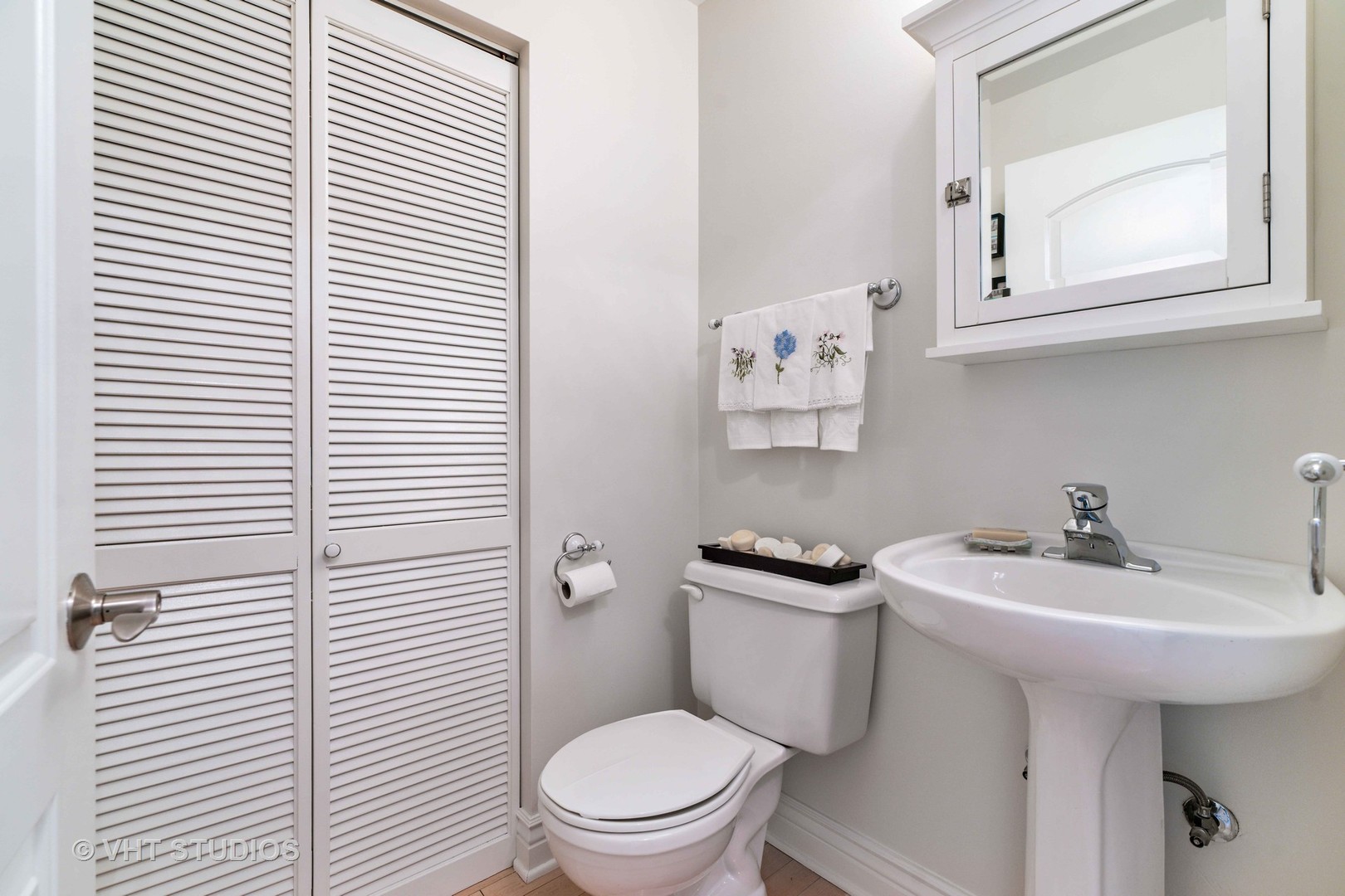 21 West Chestnut Street, Unit 1205 Chicago, IL 60610 - Photo 10 of 15