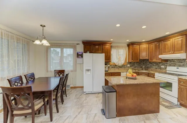 $352,900 | 7964 South Tripp Avenue, Chicago, IL 60652