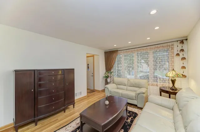 $352,900 | 7964 South Tripp Avenue, Chicago, IL 60652