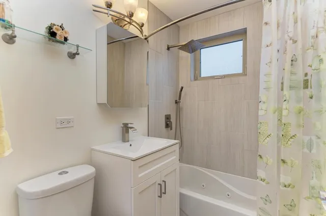 $352,900 | 7964 South Tripp Avenue, Chicago, IL 60652