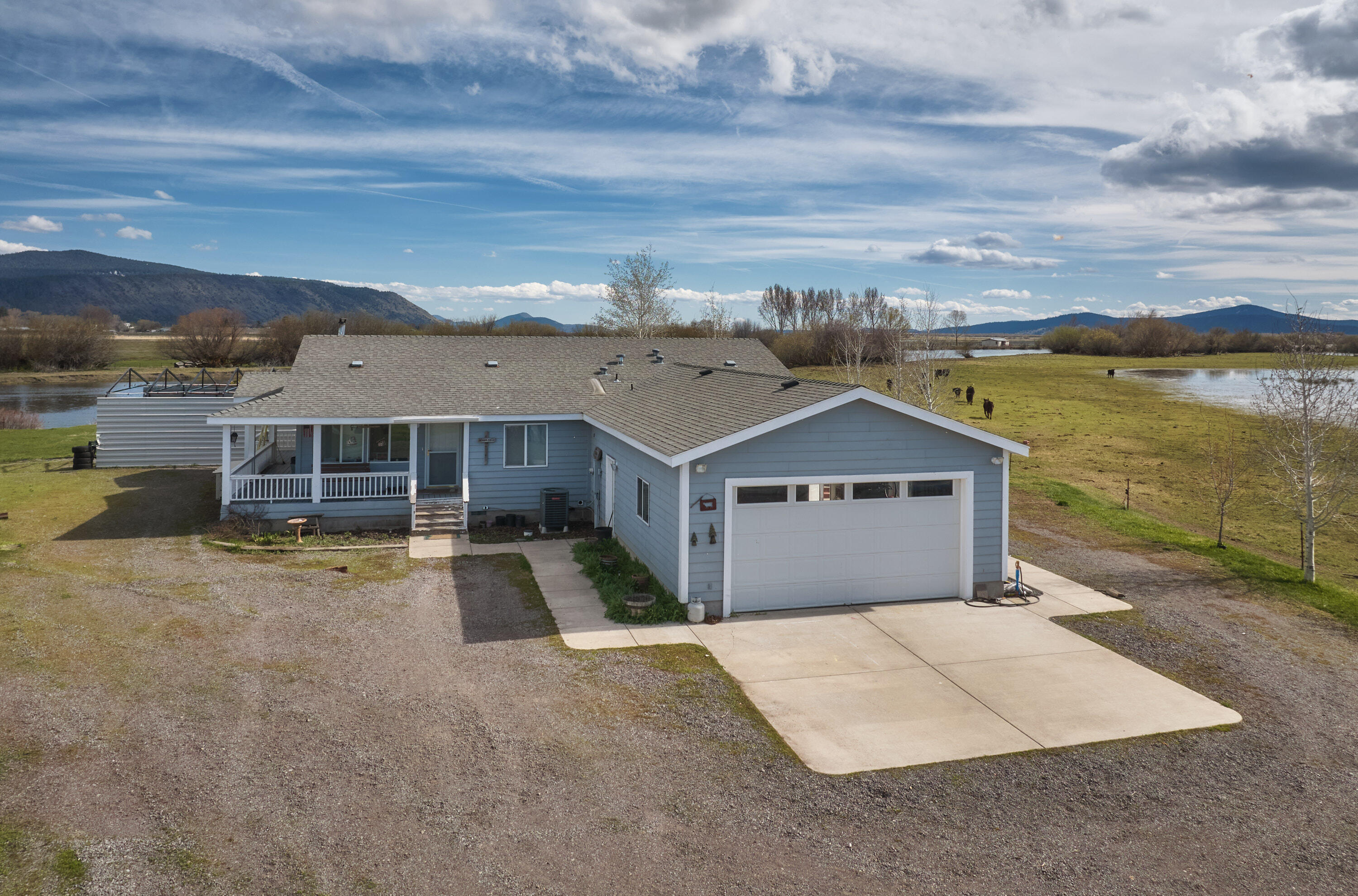 32154 Modoc Point Road Chiloquin, OR 97624 - Photo 9 of 34 32154 Modoc Point Rd in Chiloquin_09