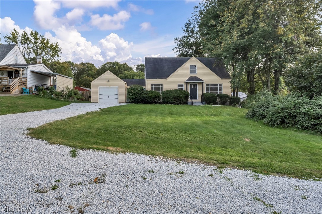 824 East Waterloo Road Akron, OH 44306 - Photo 2 of 33 Gallery Image 2