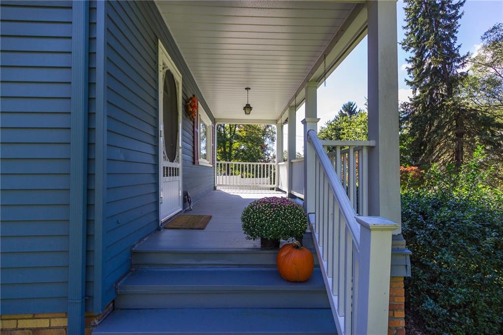 681 Goettman Drive Rochester, PA 15074 - Photo 2 of 24 Gallery Image 2
