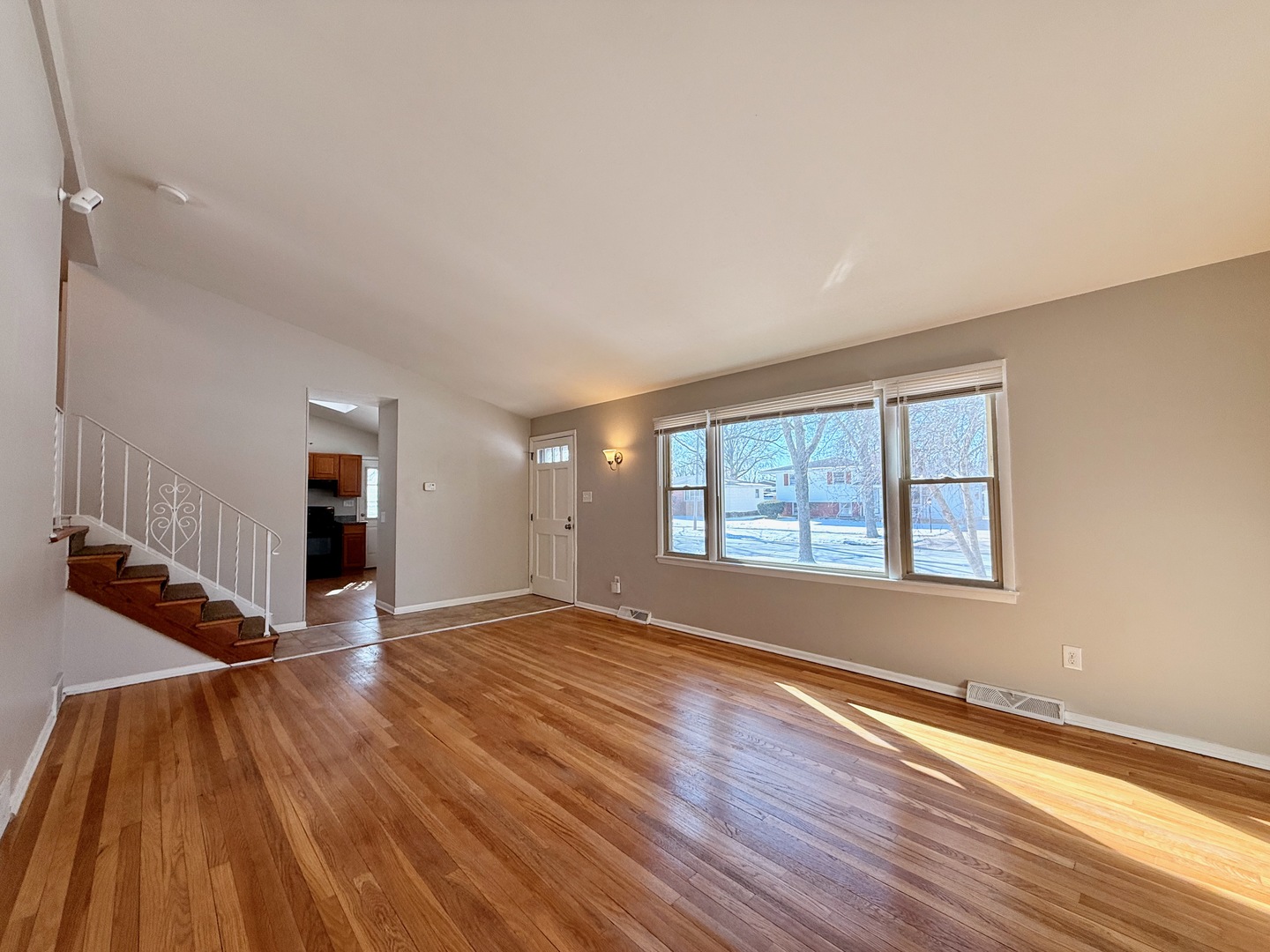 2852 189th Street Lansing, IL 60438 - Photo 5 of 24