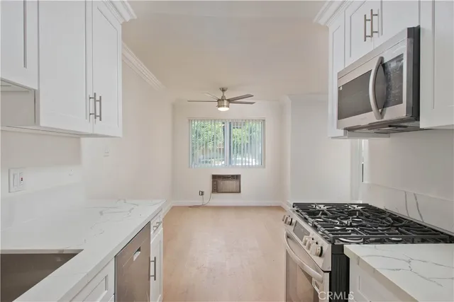 $2,995 | 5415 Newcastle Avenue, Unit 18, Encino, CA 91316