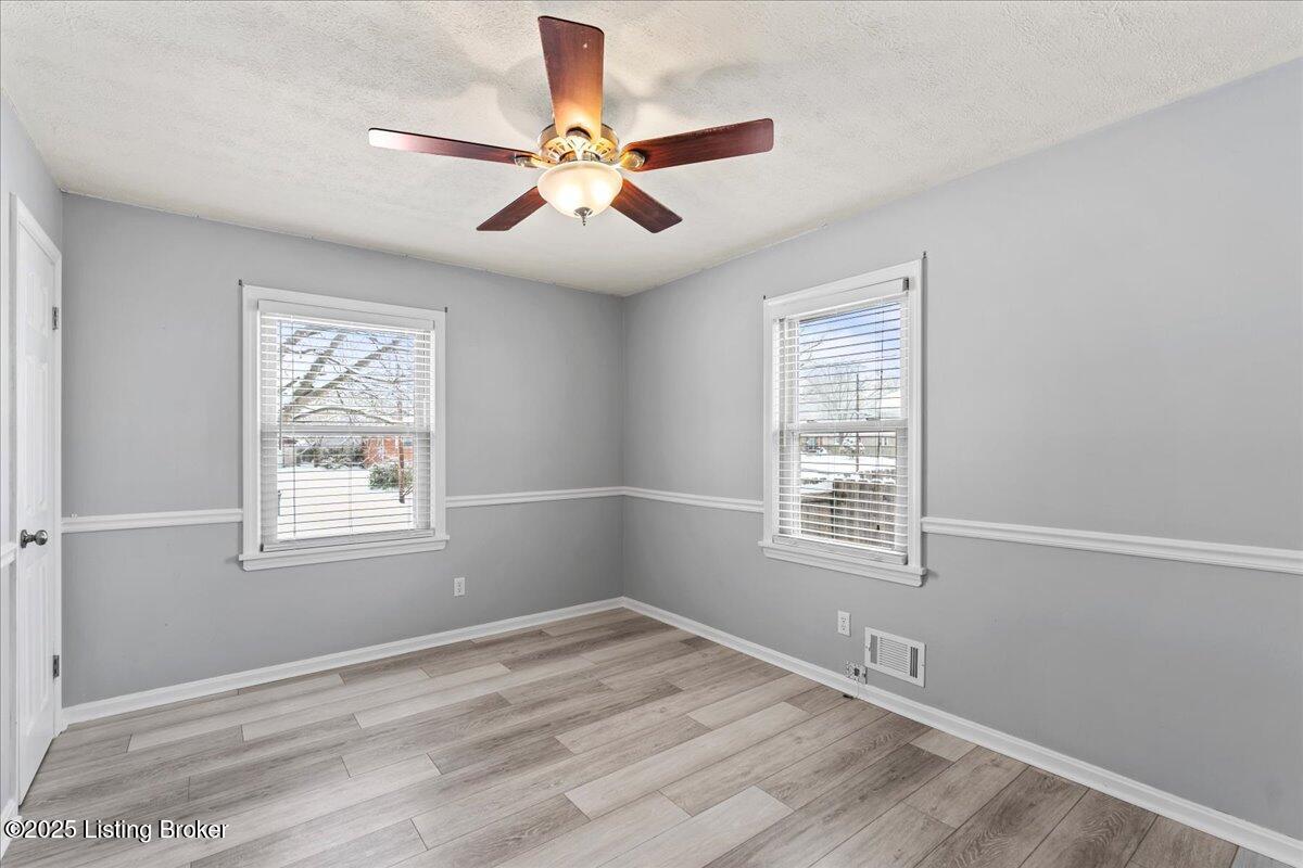 10610 Torrington Road Louisville, KY 40272 - Photo 13 of 28 17-DSC08513