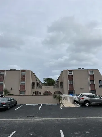 $1,900 | 1100 Southeast 4th Avenue, Unit 26, Deerfield Beach, FL 33441