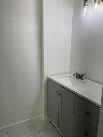 $1,900 | 1100 Southeast 4th Avenue, Unit 26, Deerfield Beach, FL 33441