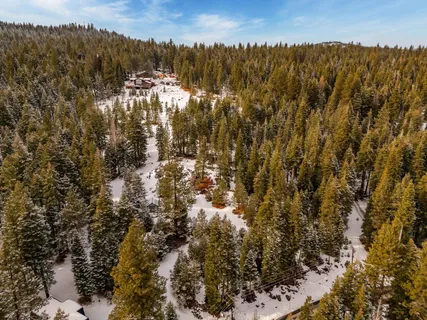 a view of outside area