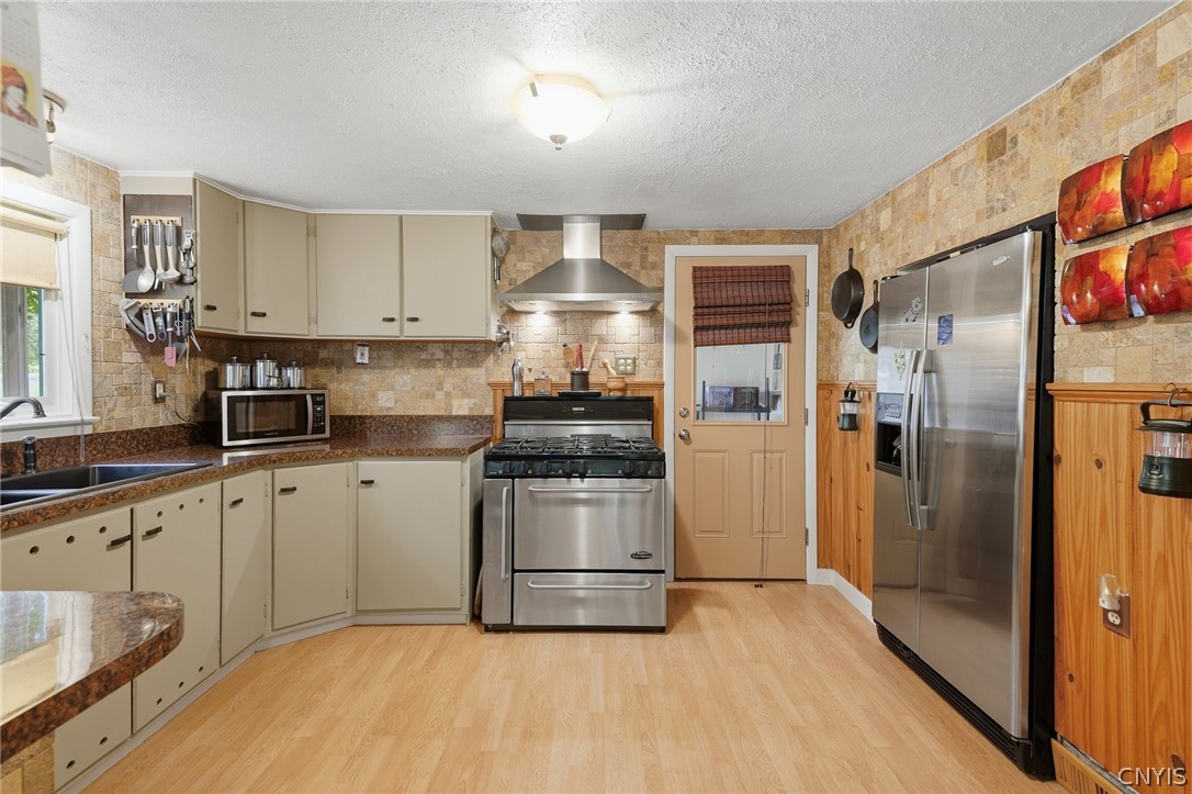 4621 Tucker Road Onondaga, NY 13215 - Photo 13 of 41 Kitchen