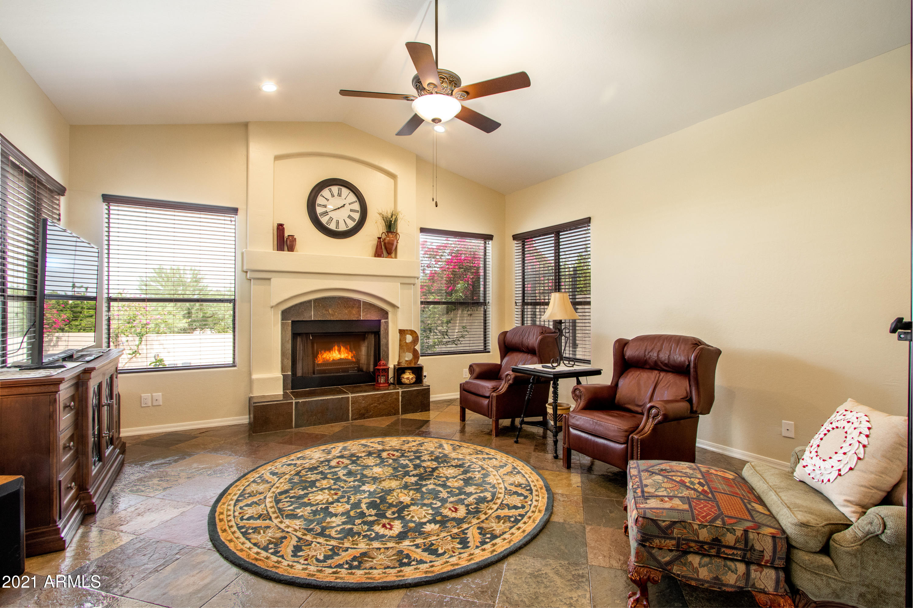 1618 East Hearn Road Phoenix, AZ 85022 - Photo 8 of 48 17