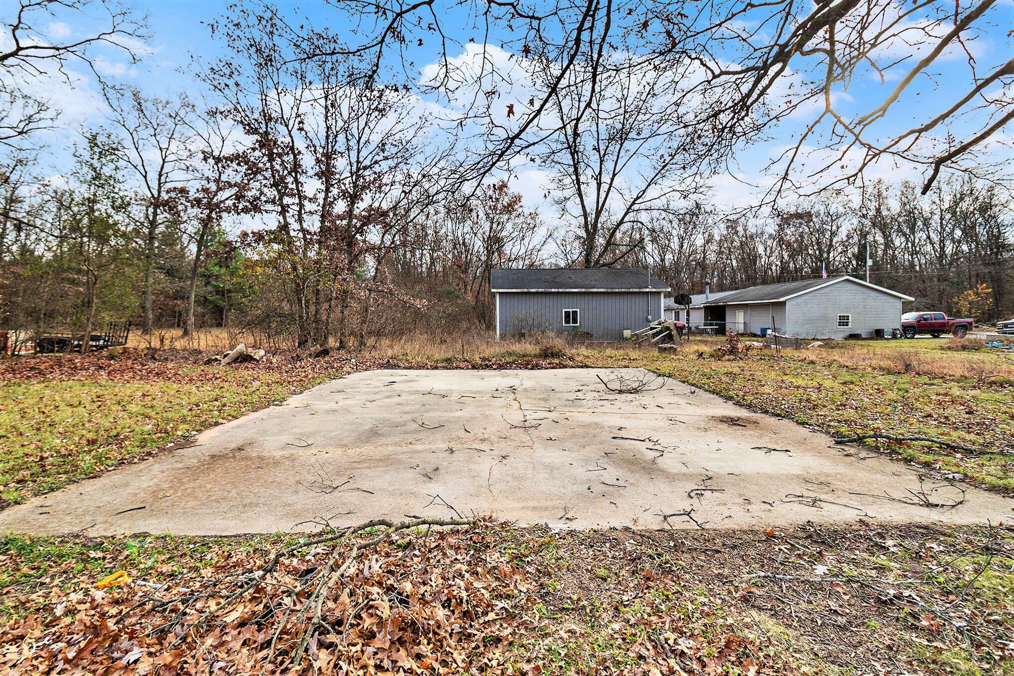 4555 Hall Road Muskegon, MI 49442 - Photo 21 of 38 Backyard / Patio