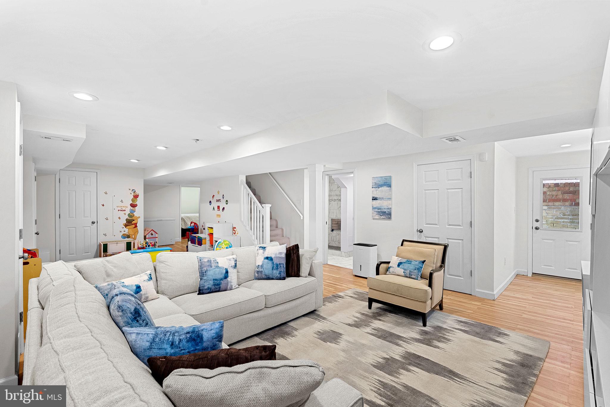 8909 2nd Avenue Silver Spring, MD 20910 - Photo 17 of 48