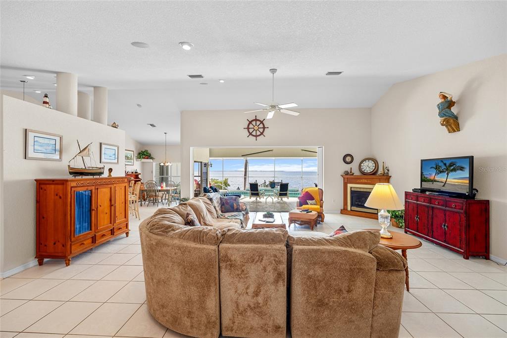 4468 Harbor Boulevard Port Charlotte, FL 33952 - Photo 6 of 38