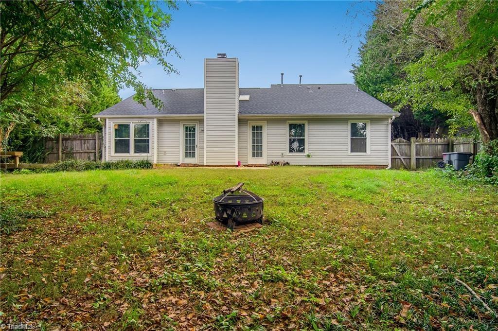 2704 Castle Croft Road Greensboro, NC 27407 - Photo 3 of 25 Gallery Image 3