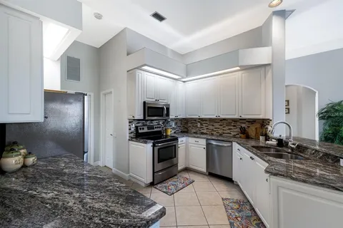 $550,000 | 8715 52nd Avenue East, Bradenton, FL 34211