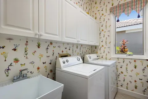 $550,000 | 8715 52nd Avenue East, Bradenton, FL 34211