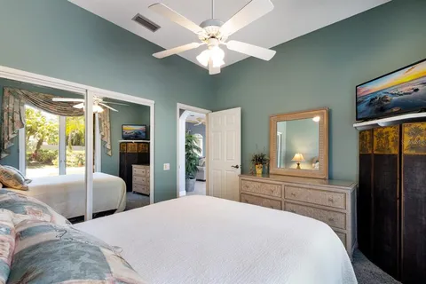 $550,000 | 8715 52nd Avenue East, Bradenton, FL 34211