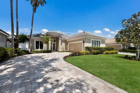 $550,000 | 8715 52nd Avenue East, Bradenton, FL 34211