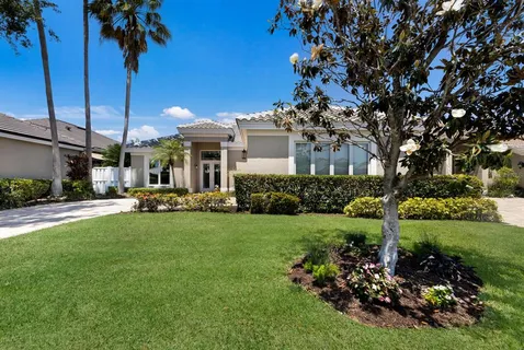 $550,000 | 8715 52nd Avenue East, Bradenton, FL 34211