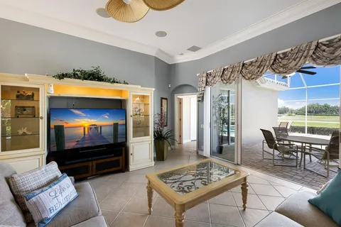 $550,000 | 8715 52nd Avenue East, Bradenton, FL 34211