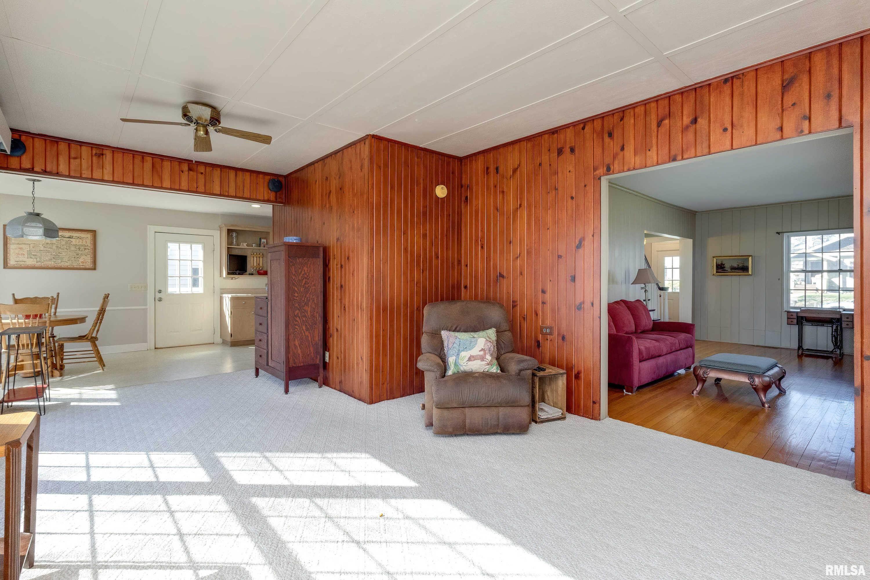 2721 Middle Road Davenport, IA 52803 - Photo 12 of 36 Gallery Image 12
