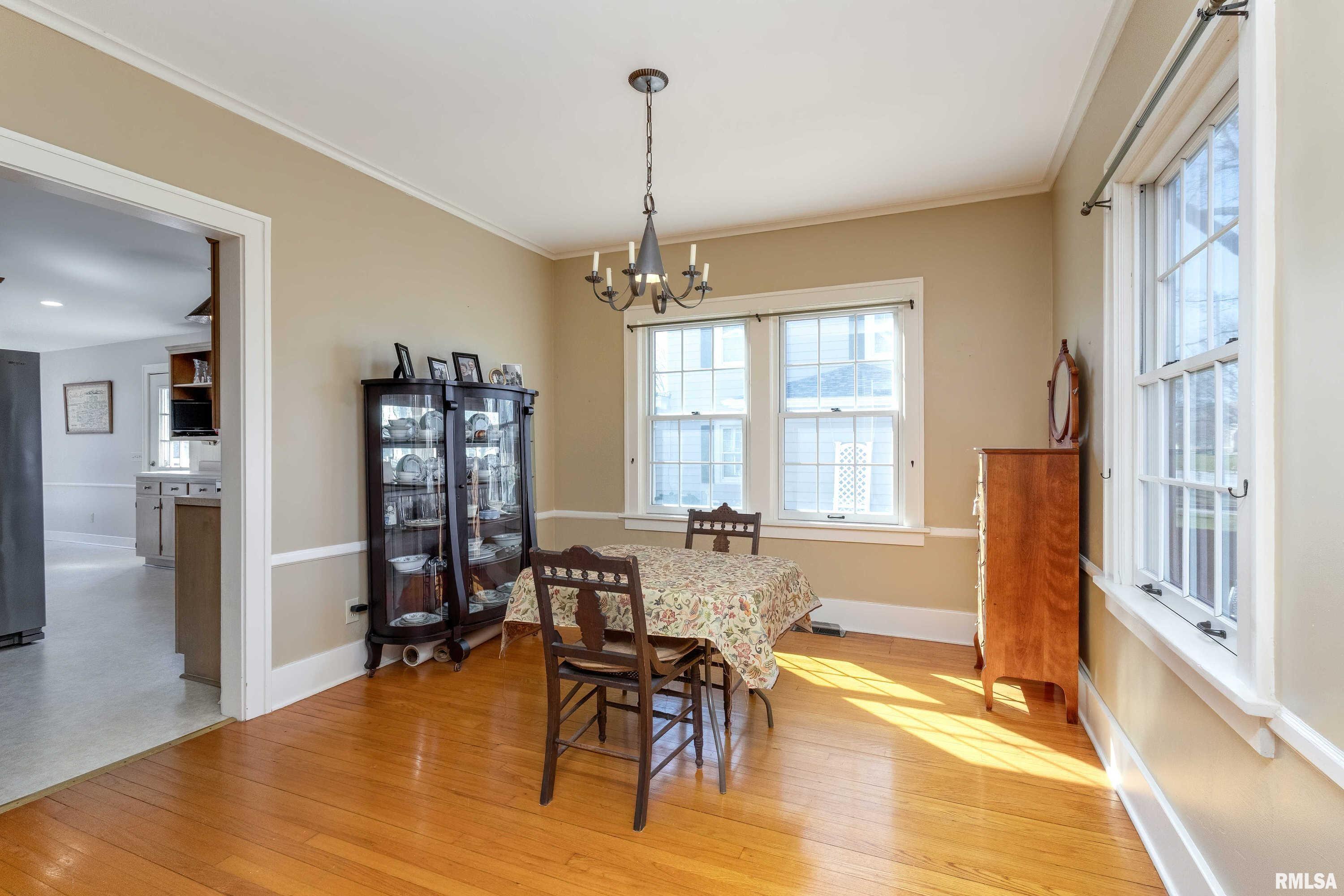 2721 Middle Road Davenport, IA 52803 - Photo 6 of 36 Gallery Image 6