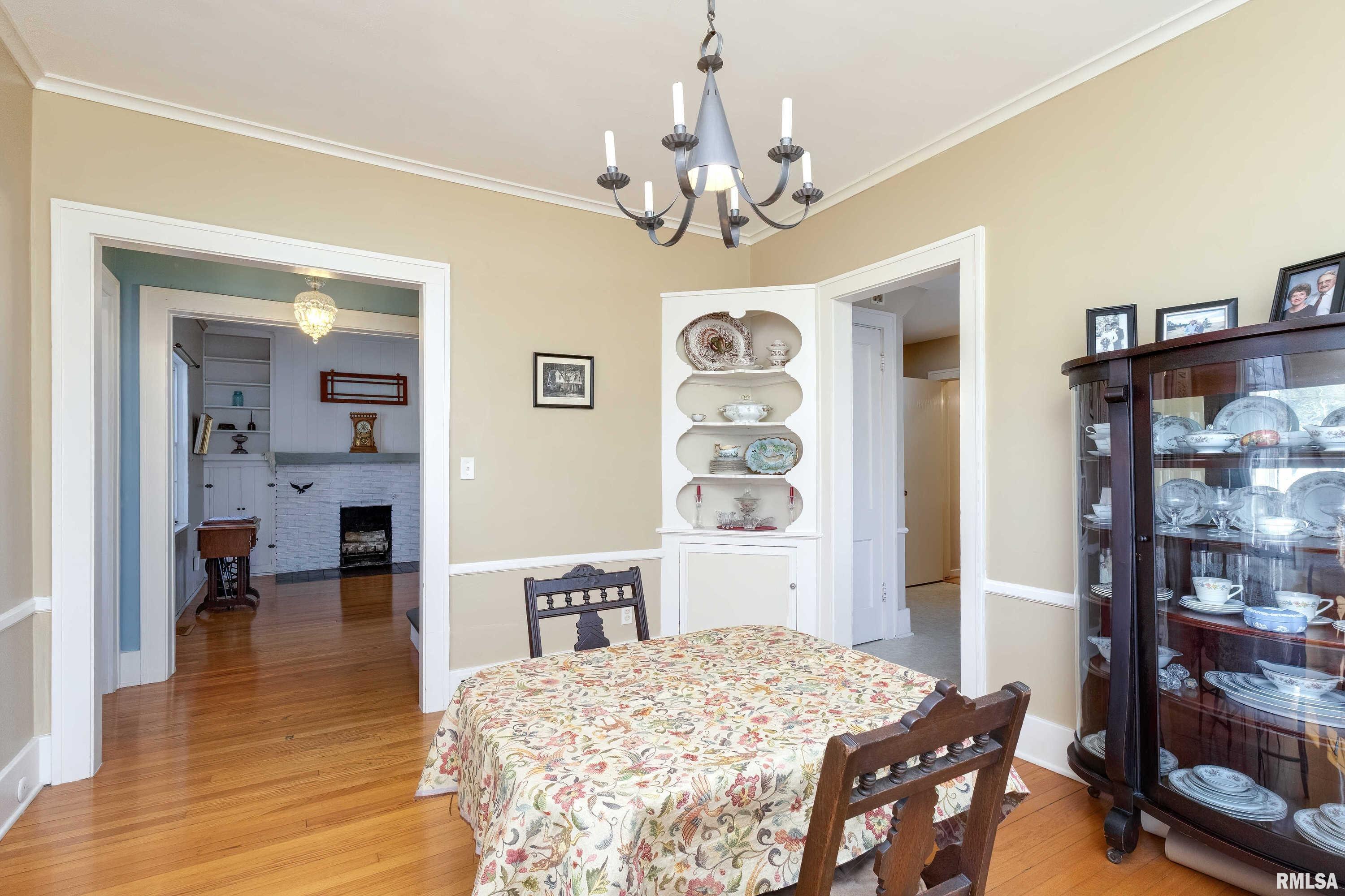2721 Middle Road Davenport, IA 52803 - Photo 7 of 36 Gallery Image 7