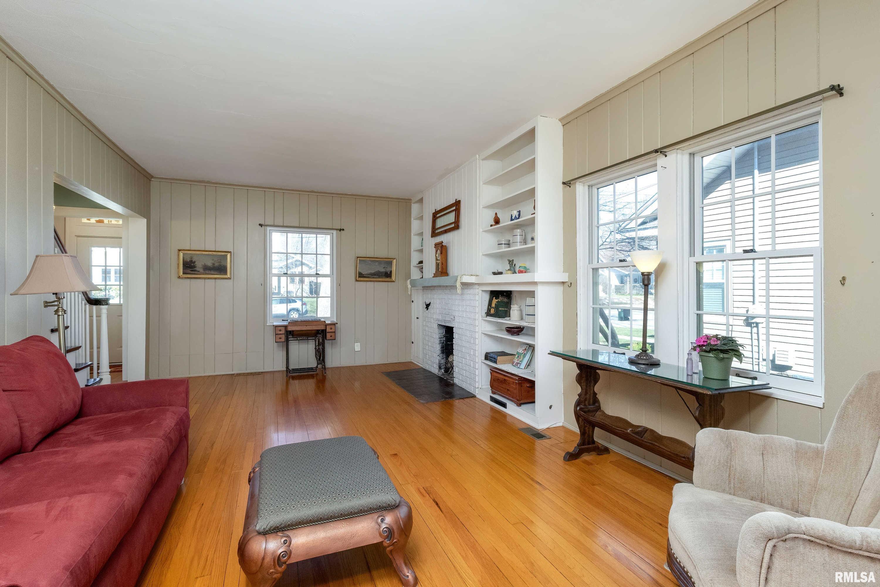 2721 Middle Road Davenport, IA 52803 - Photo 10 of 36 Gallery Image 10