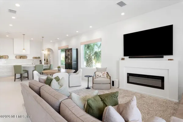 $10,500 | 114 12th Avenue South, Unit 102, Jacksonville Beach, FL 32250