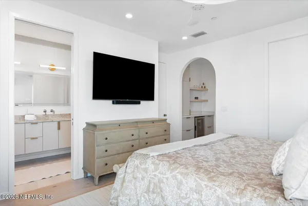 $10,500 | 114 12th Avenue South, Unit 102, Jacksonville Beach, FL 32250