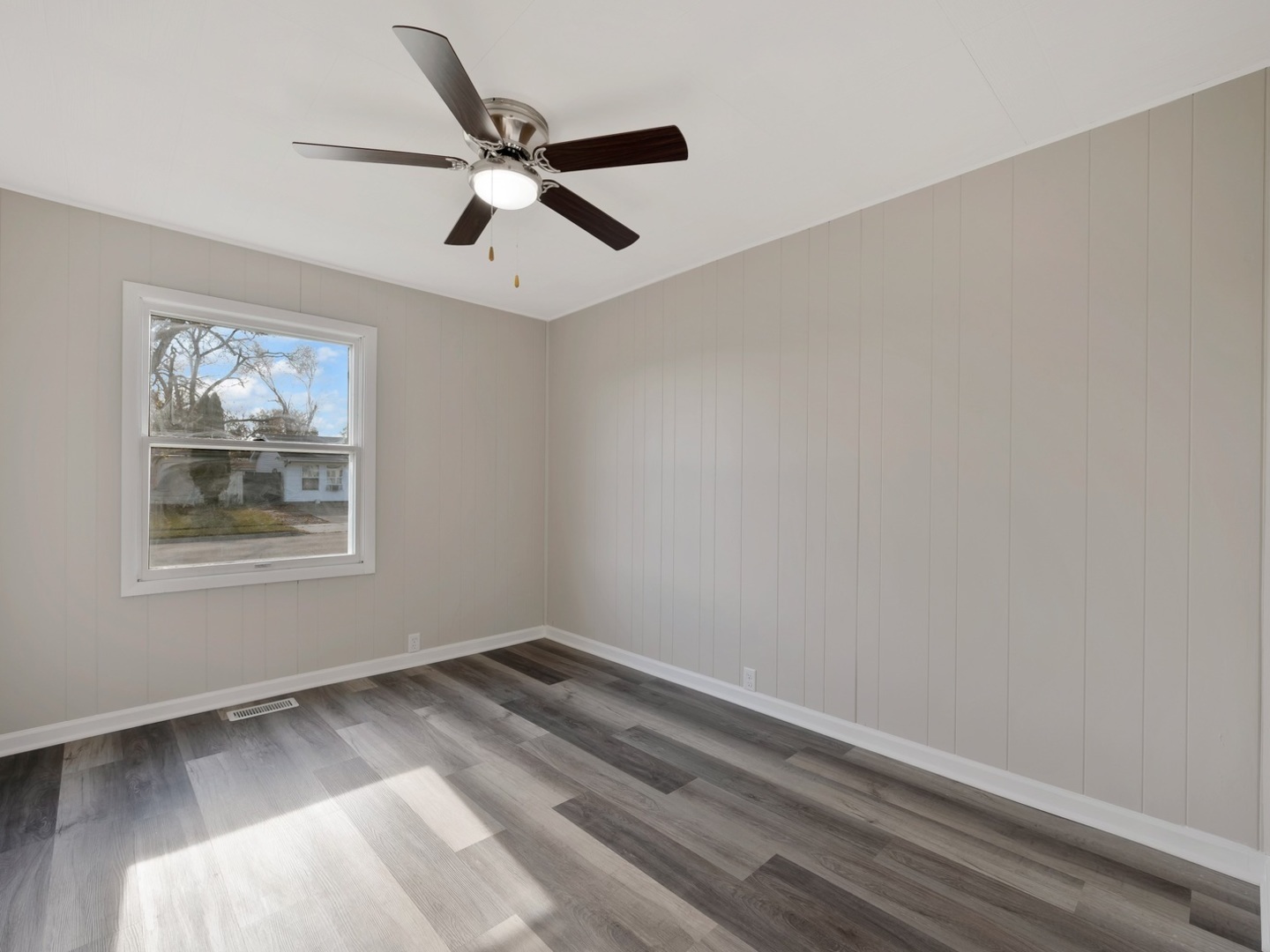 2 Concord Avenue Romeoville, IL 60446 - Photo 14 of 15 a view of room with window and ceiling fan