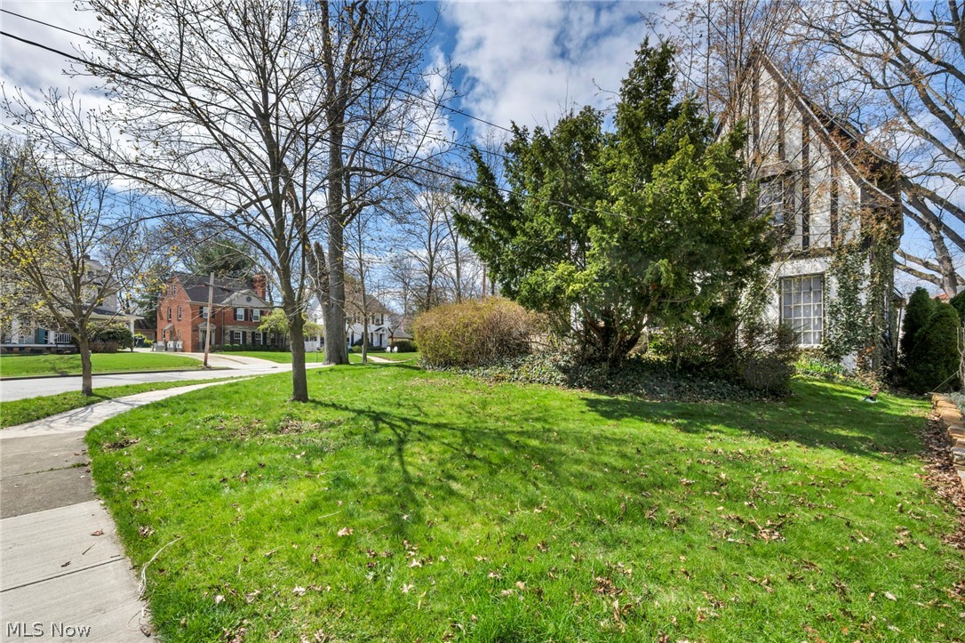 1284 Overlook Road Lakewood, OH 44107 - Photo 40 of 42