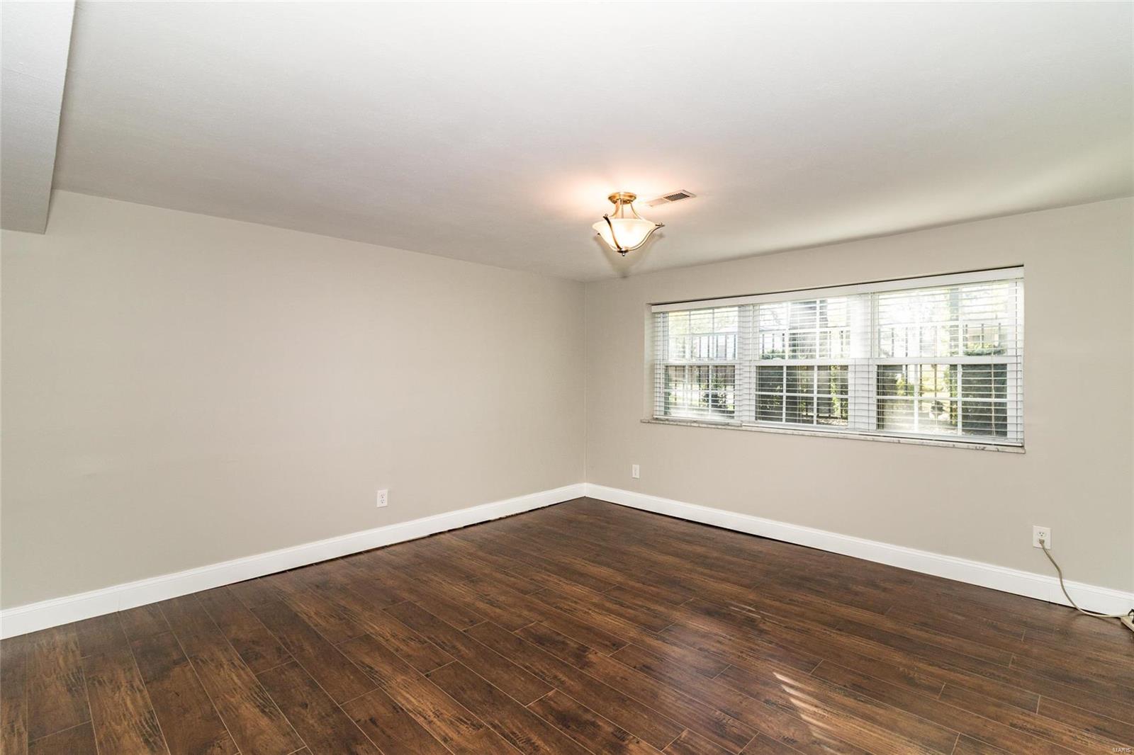 123 Oakside Lane Kirkwood, MO 63122 - Photo 19 of 27