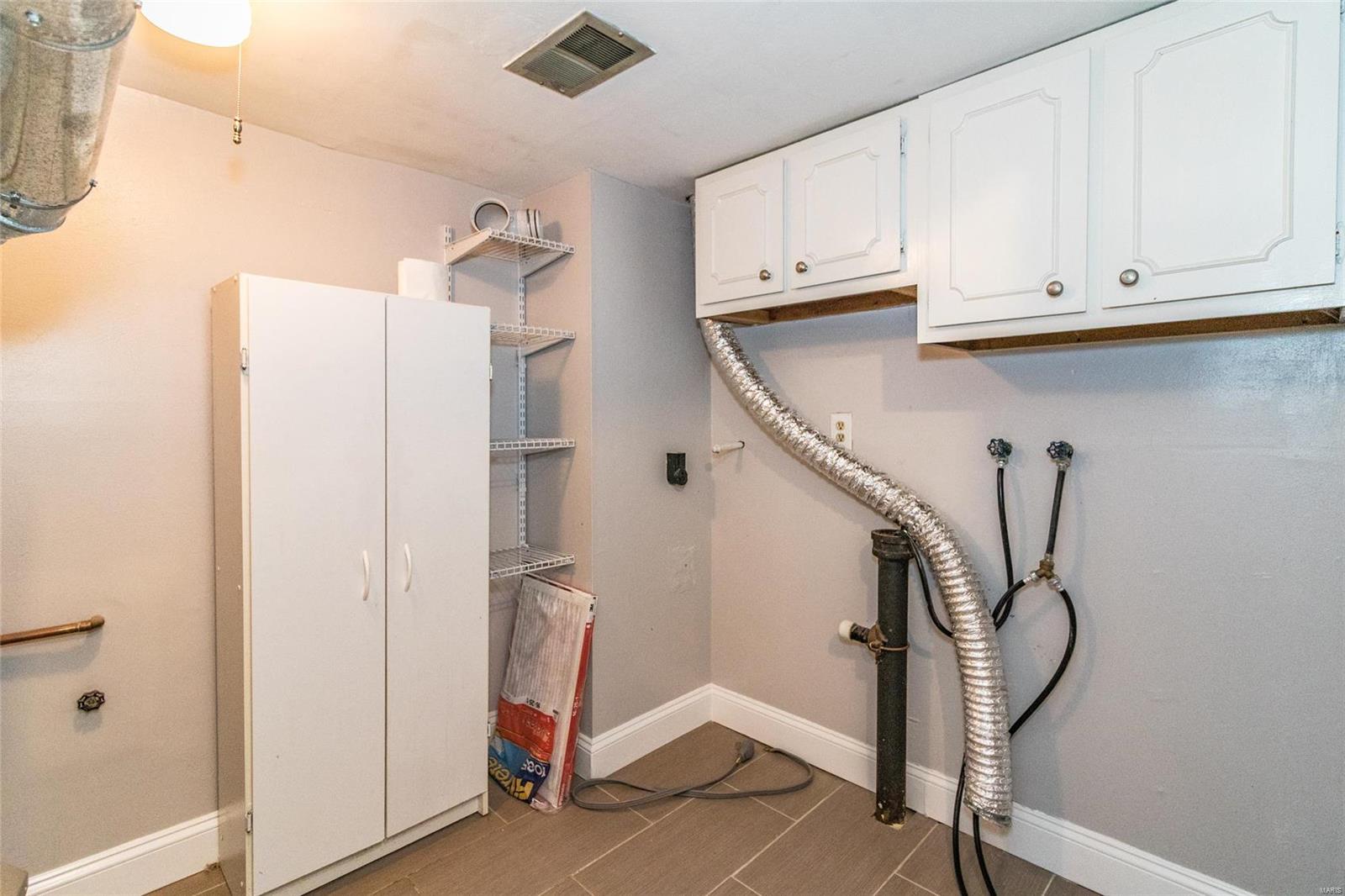 123 Oakside Lane Kirkwood, MO 63122 - Photo 21 of 27