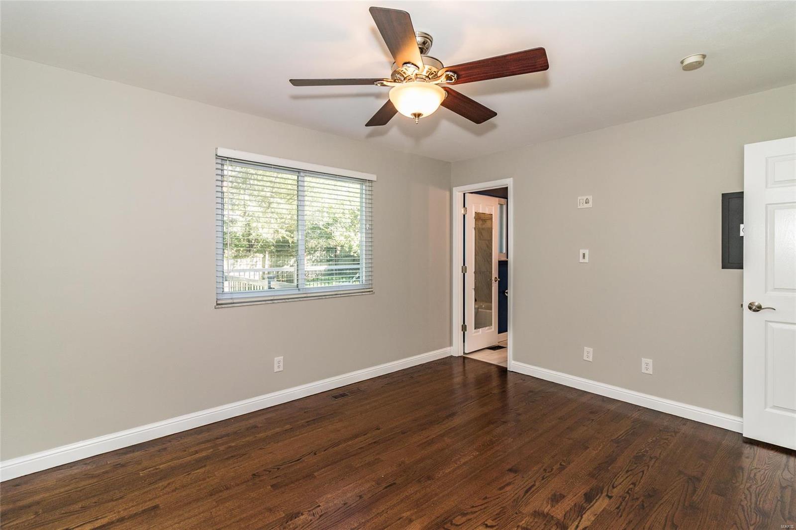 123 Oakside Lane Kirkwood, MO 63122 - Photo 5 of 27