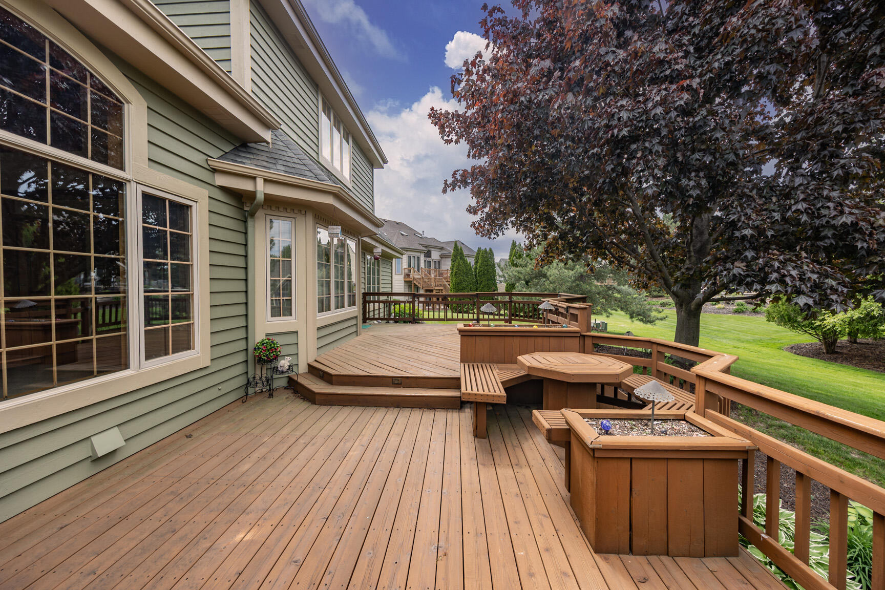 N52-w16816 Oak Ridge Trail Menomonee Falls, WI 53051 - Photo 28 of 37 Multi-tier Deck