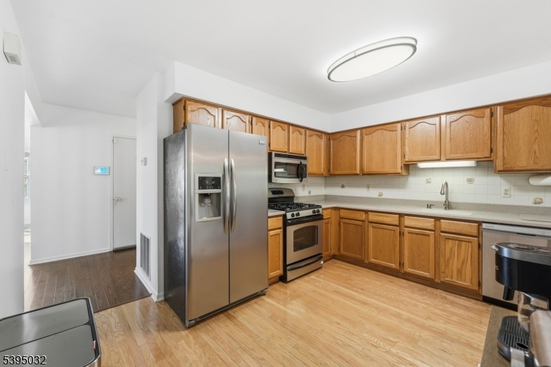 21 Cheyenne Trail Somerville, NJ 08876 - Photo 12 of 32