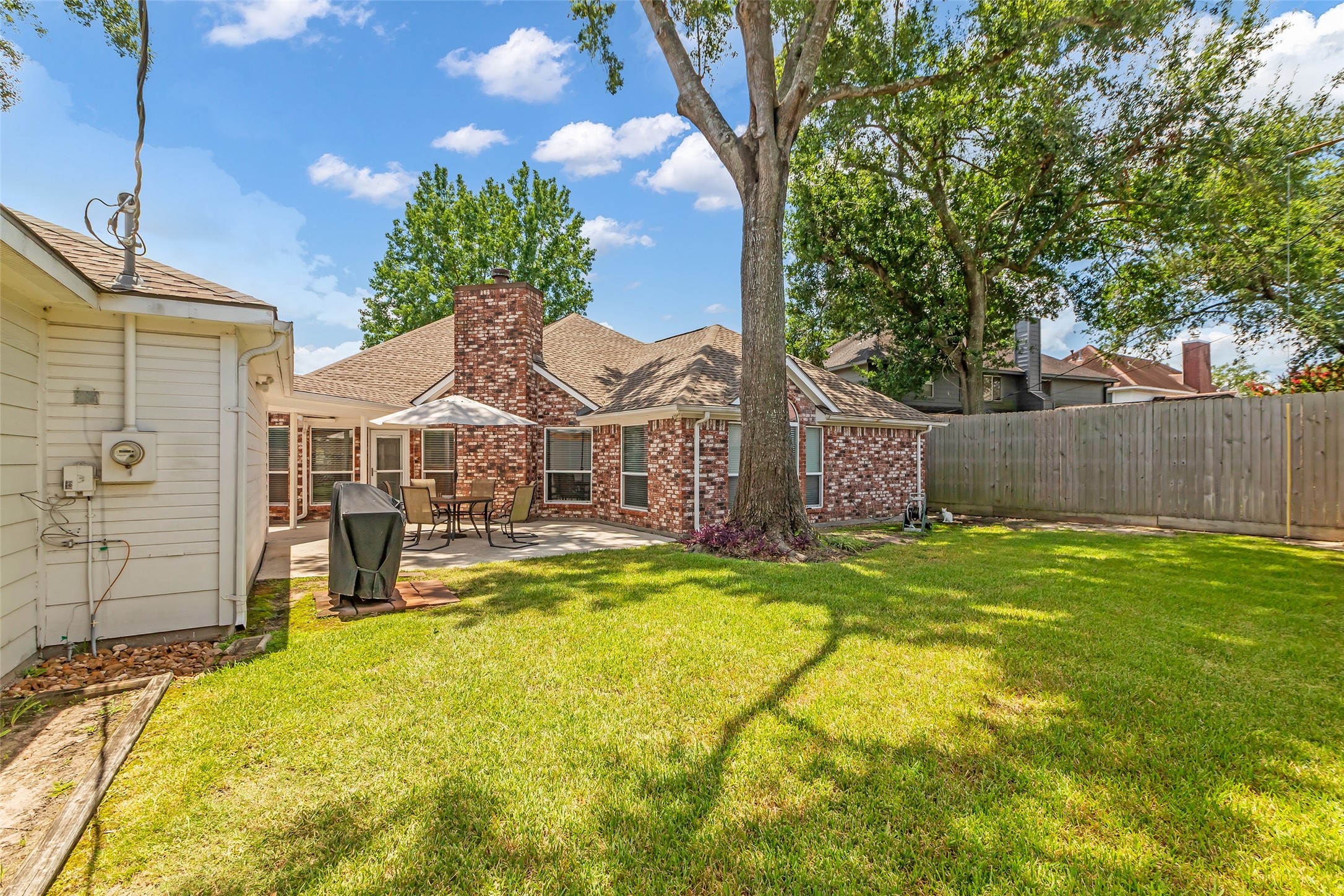 326 North Cypress Estates Circle Spring, TX 77388 - Photo 37 of 39 a view of a house with a swimming pool