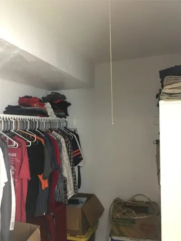 a view of a house front of house