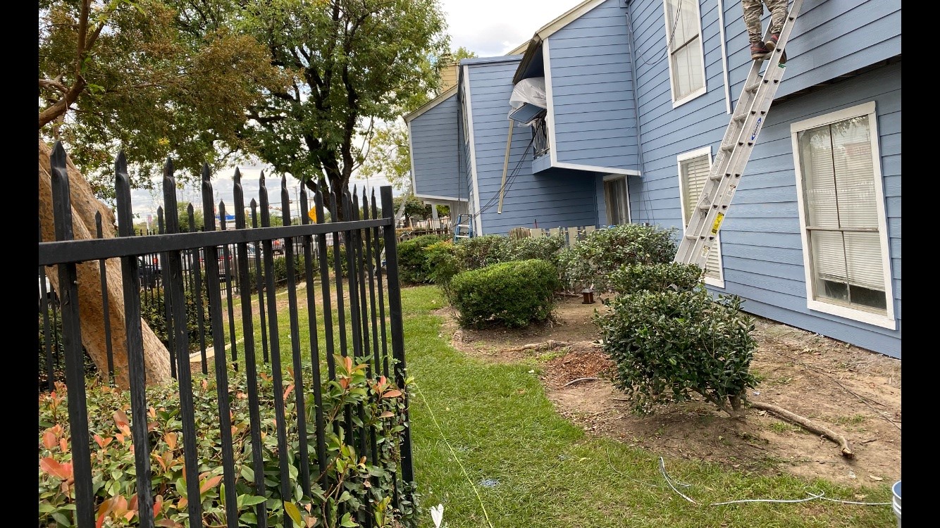 5625 Antoine Drive, Unit 607 Houston, TX 77091 - Photo 14 of 15 a view of a backyard with pathway