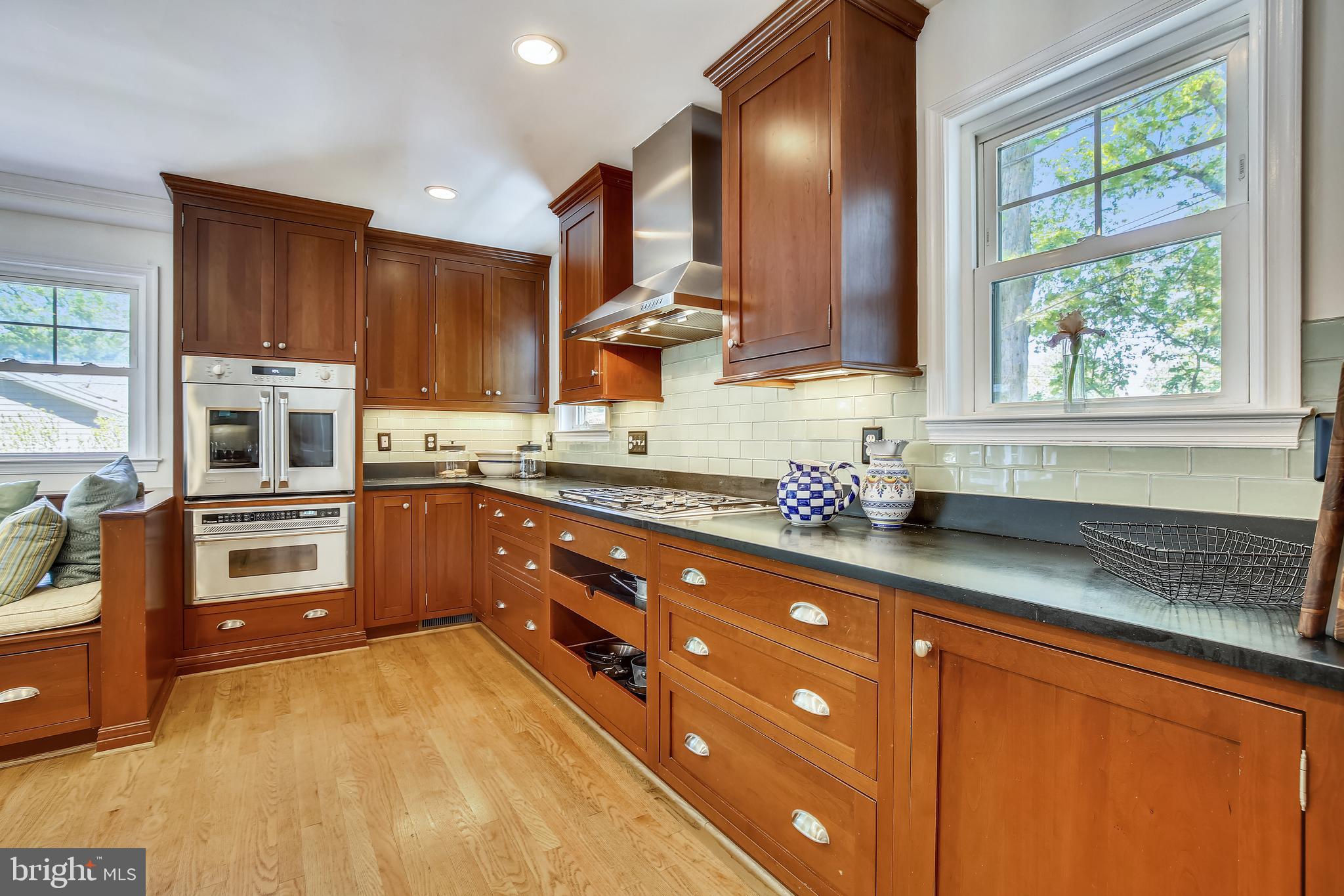 903 Eldon Drive Alexandria, VA 22302 - Photo 15 of 83 Kitchen