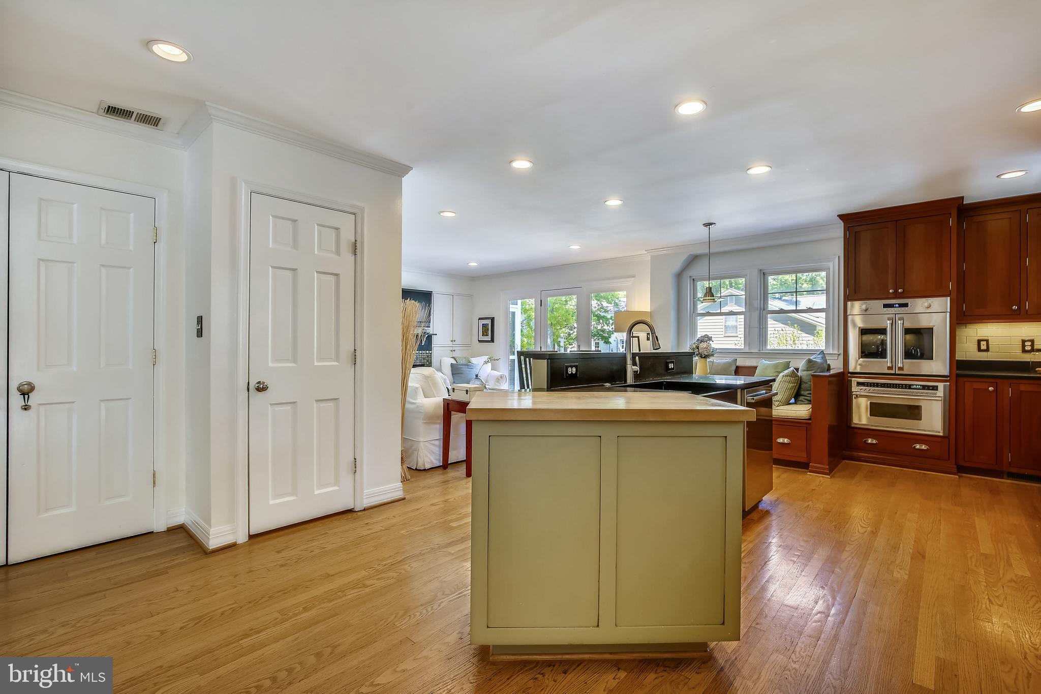 903 Eldon Drive Alexandria, VA 22302 - Photo 18 of 83 Kitchen