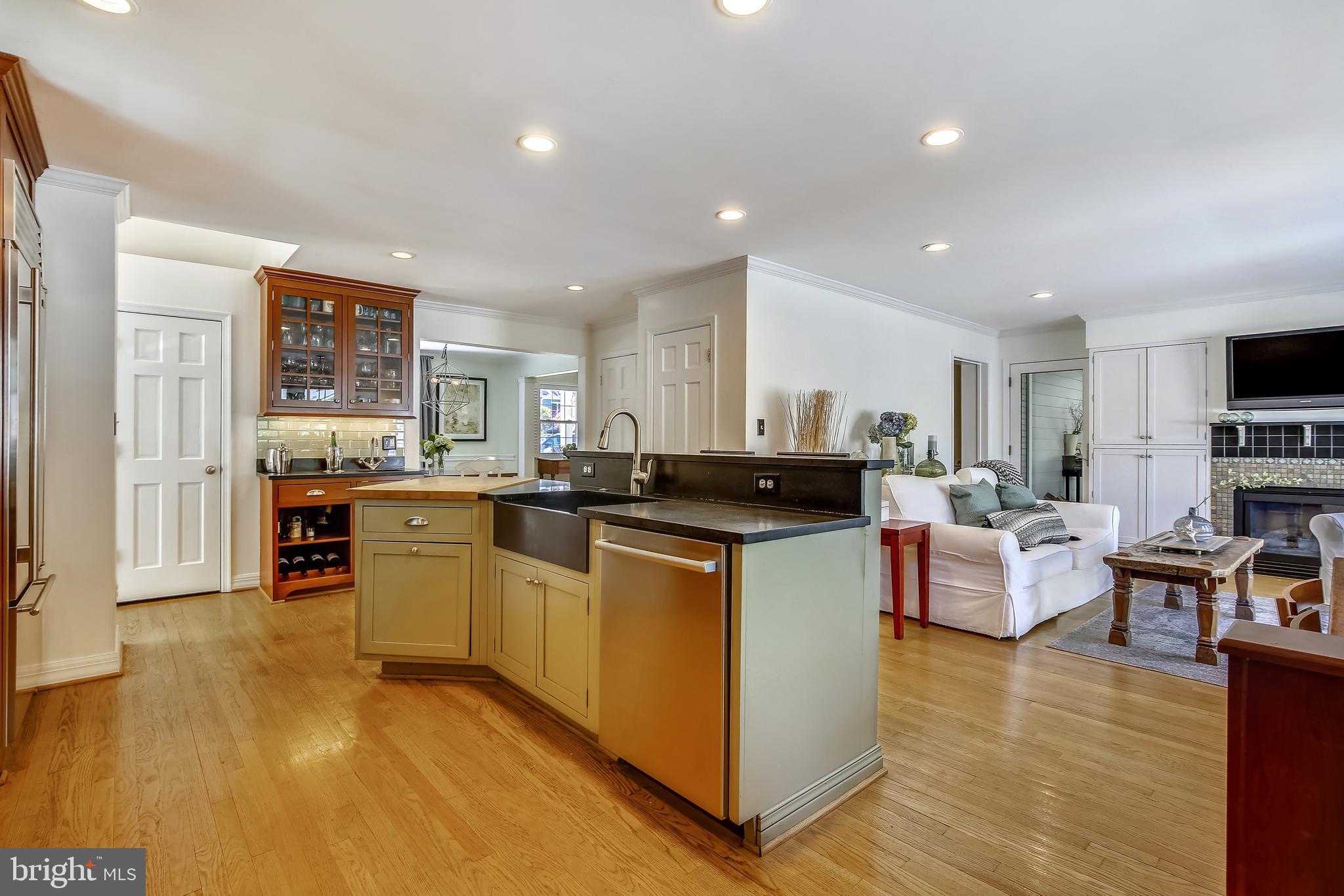 903 Eldon Drive Alexandria, VA 22302 - Photo 21 of 83 Kitchen