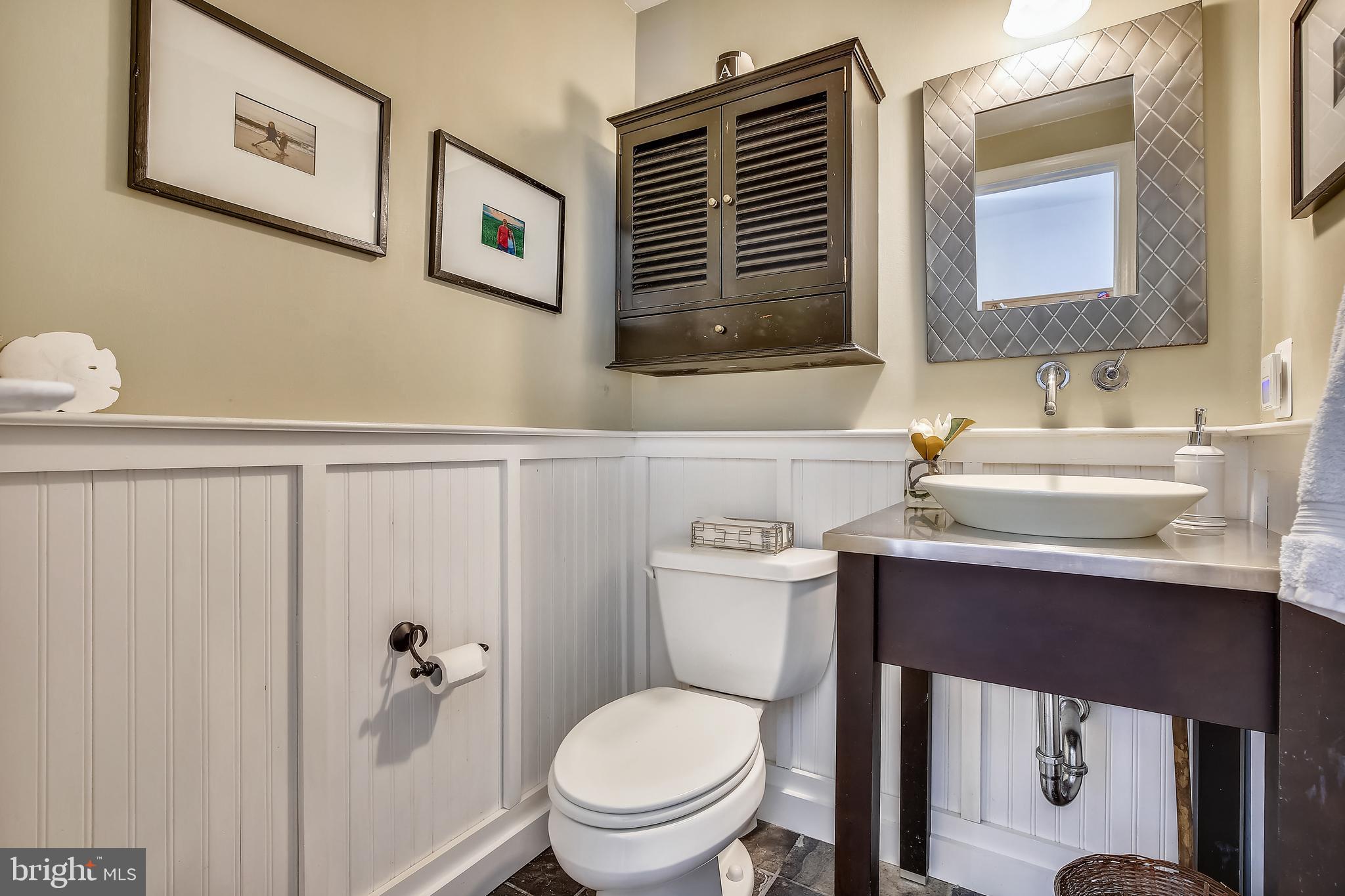 903 Eldon Drive Alexandria, VA 22302 - Photo 36 of 83 Powder Room